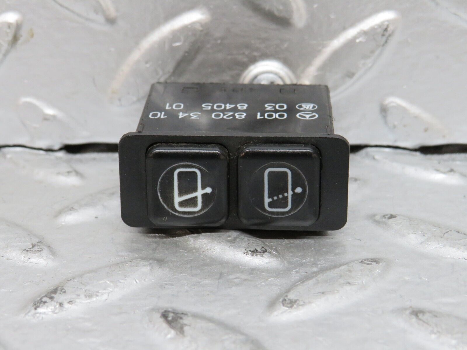 28322 Mercedes-Benz S123 240D Wagon Rear Wiper Control Switch 0018203410