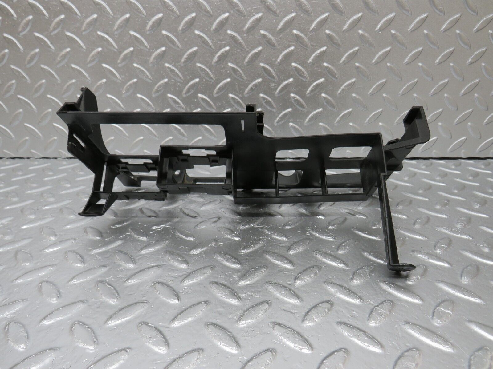 33977 Mercedes-Benz W124 260E ECU And Relay Bracket 1245455240