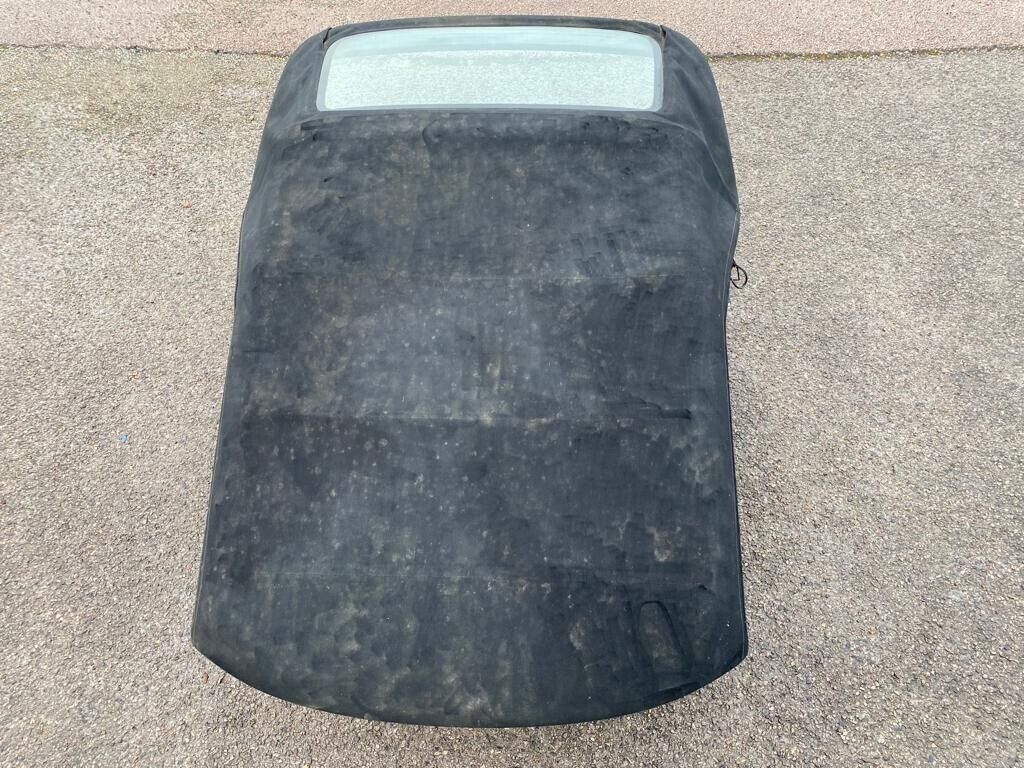 38226 Mercedes-Benz A124 320E Cabriolet Soft Top