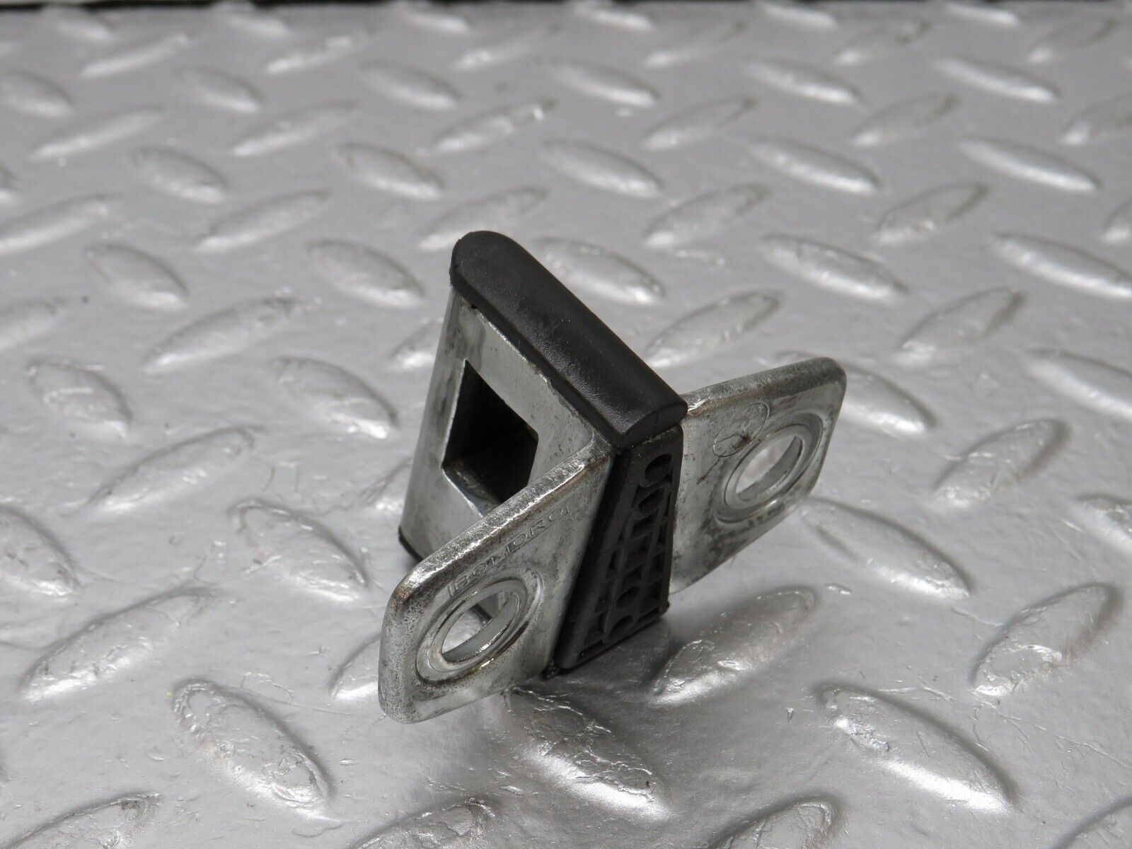 33683 Mercedes-Benz W201 190E 2.0L Door Lock Latch