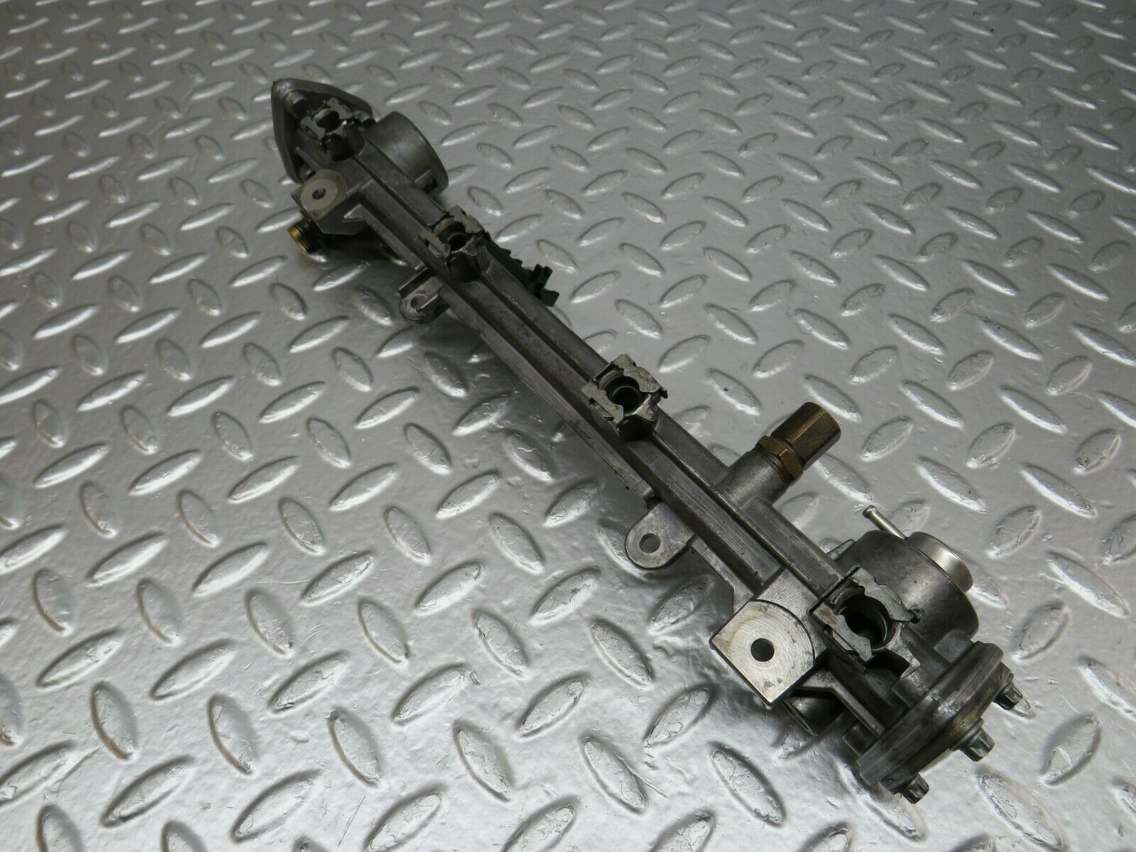 24414 Mercedes-Benz S124 220TE Wagon Fuel Injector Rail 1110780745