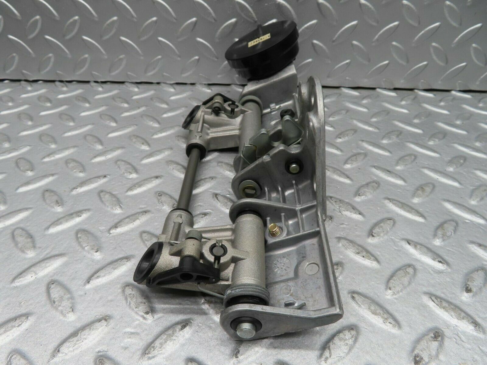 16293 Mercedes-Benz W124 260E Rear Headrest Folding Mechanism 2029700025