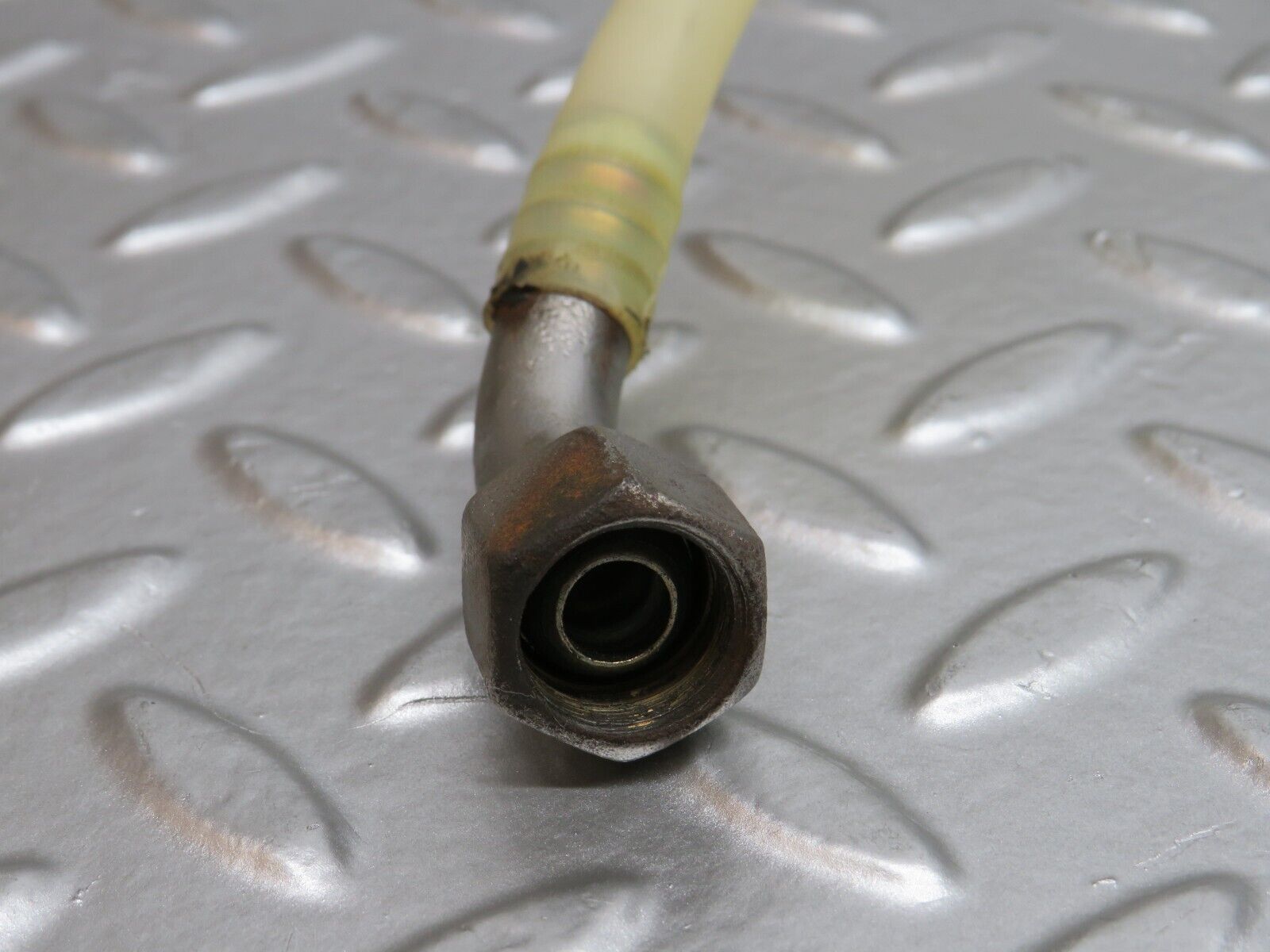 31087 Mercedes-Benz W123 200D Brake Servo Vacuum Pipe