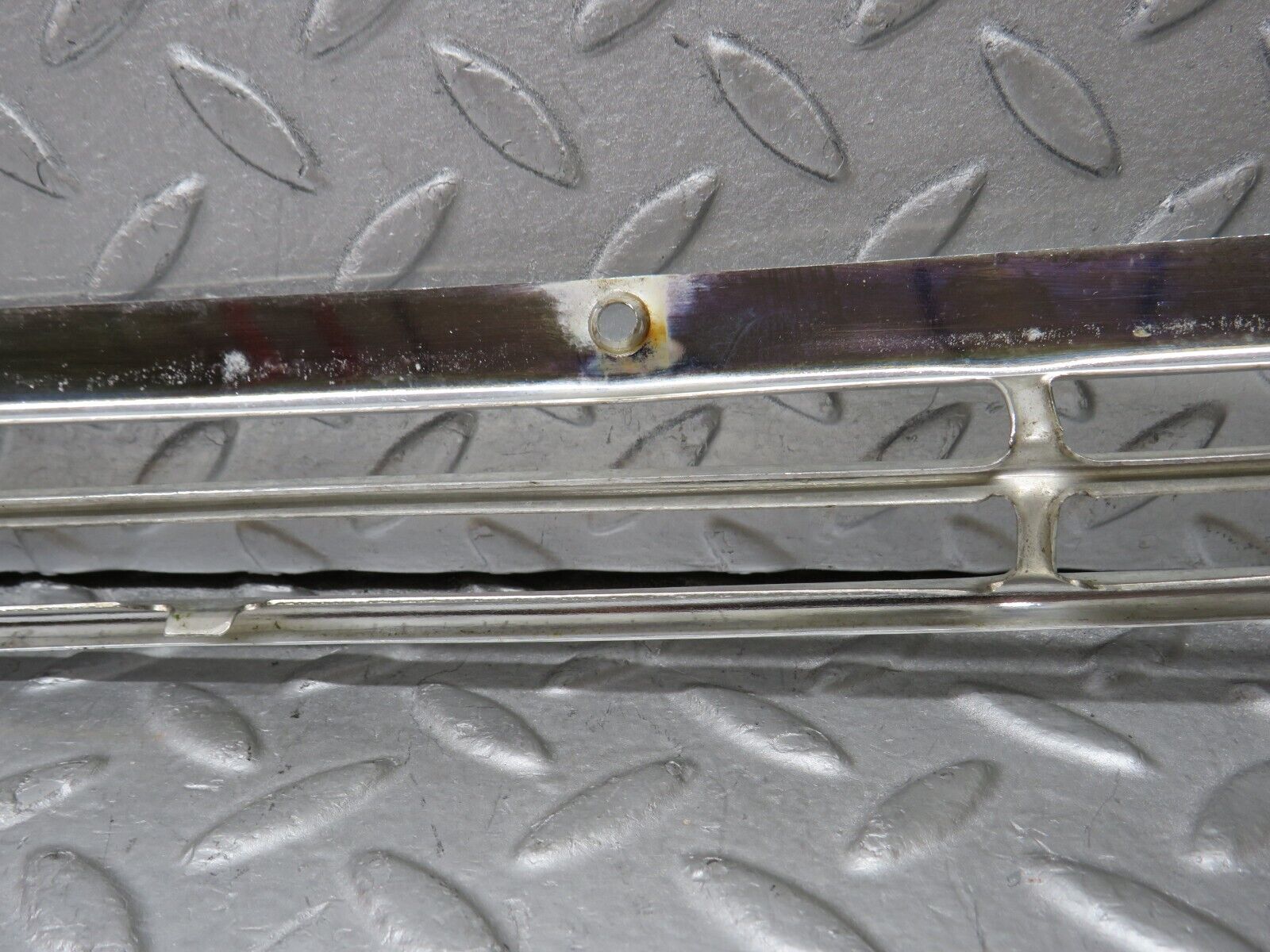 37373 Mercedes-Benz W109 300SEL Air Intake Chrome Grill