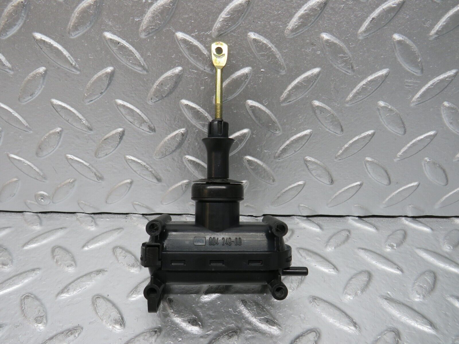 32449 Mercedes-Benz S124 300TE Wagon Door Lock Vacuum Actuator Rear Left