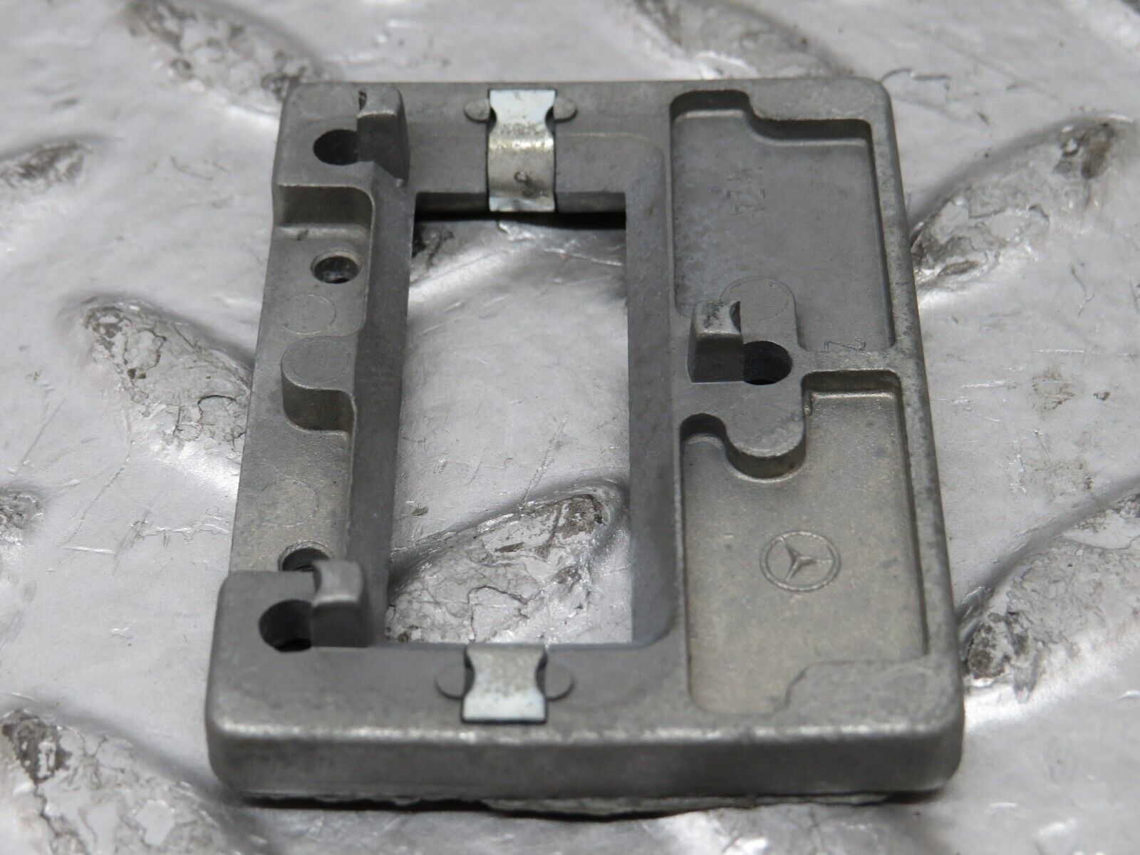 26556 Mercedes-Benz C124 220CE Coupe Rear View Mirror Mount Bracket