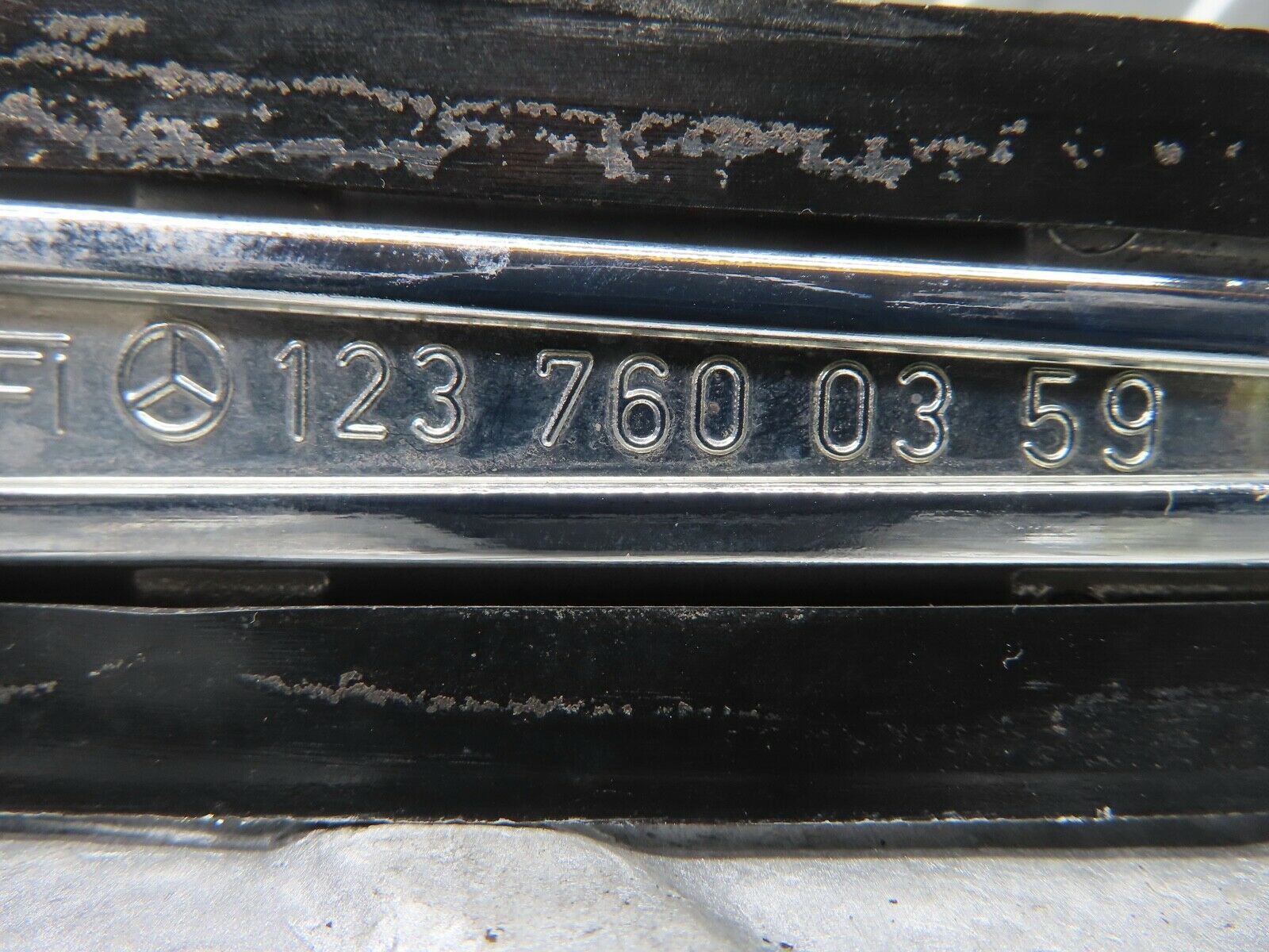 21257 Mercedes-Benz W123 230E Rear Exterior Door Handle 1237600359