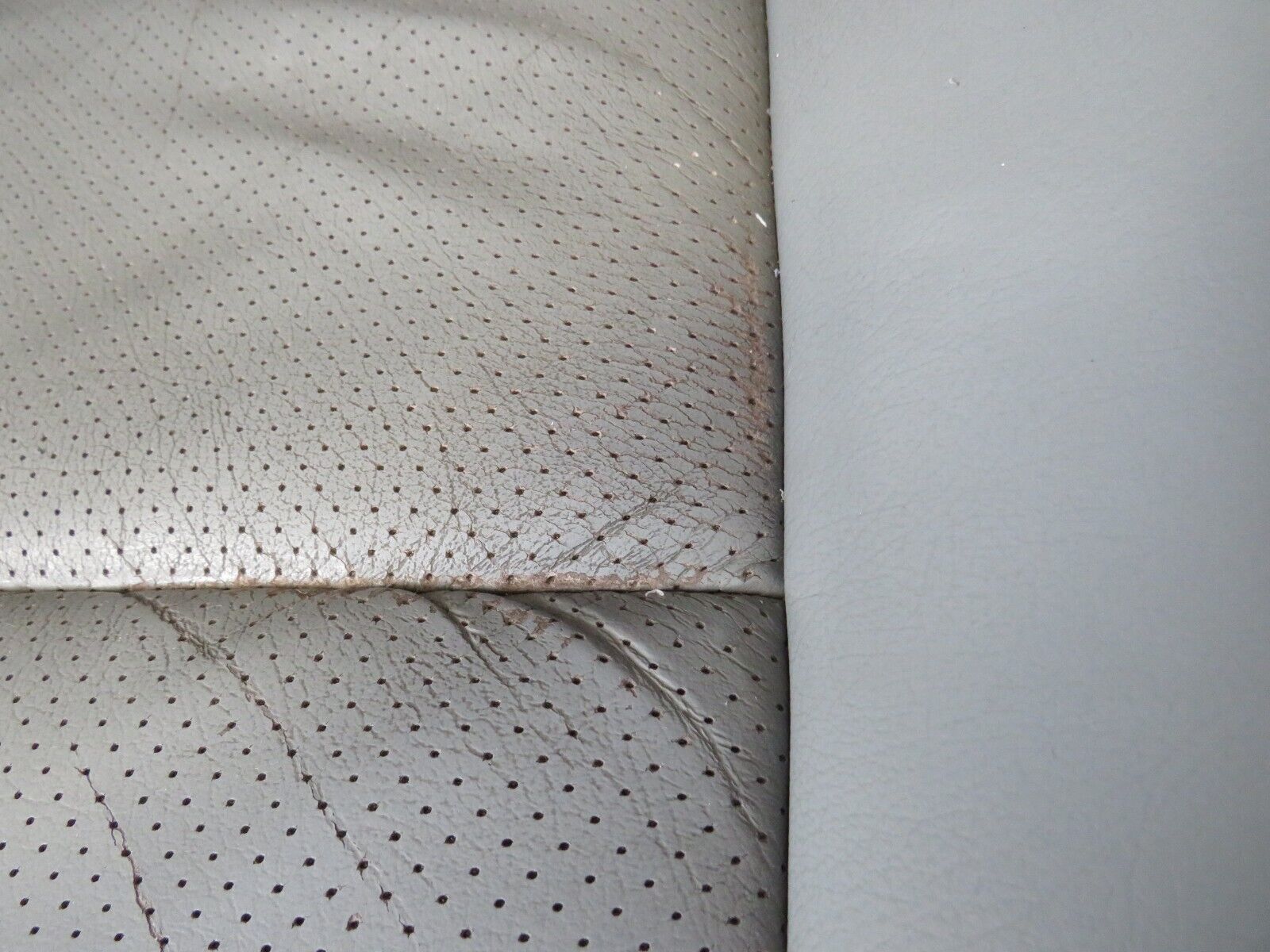 25697 Mercedes-Benz W124 280E Electric Front Right Seat Grey