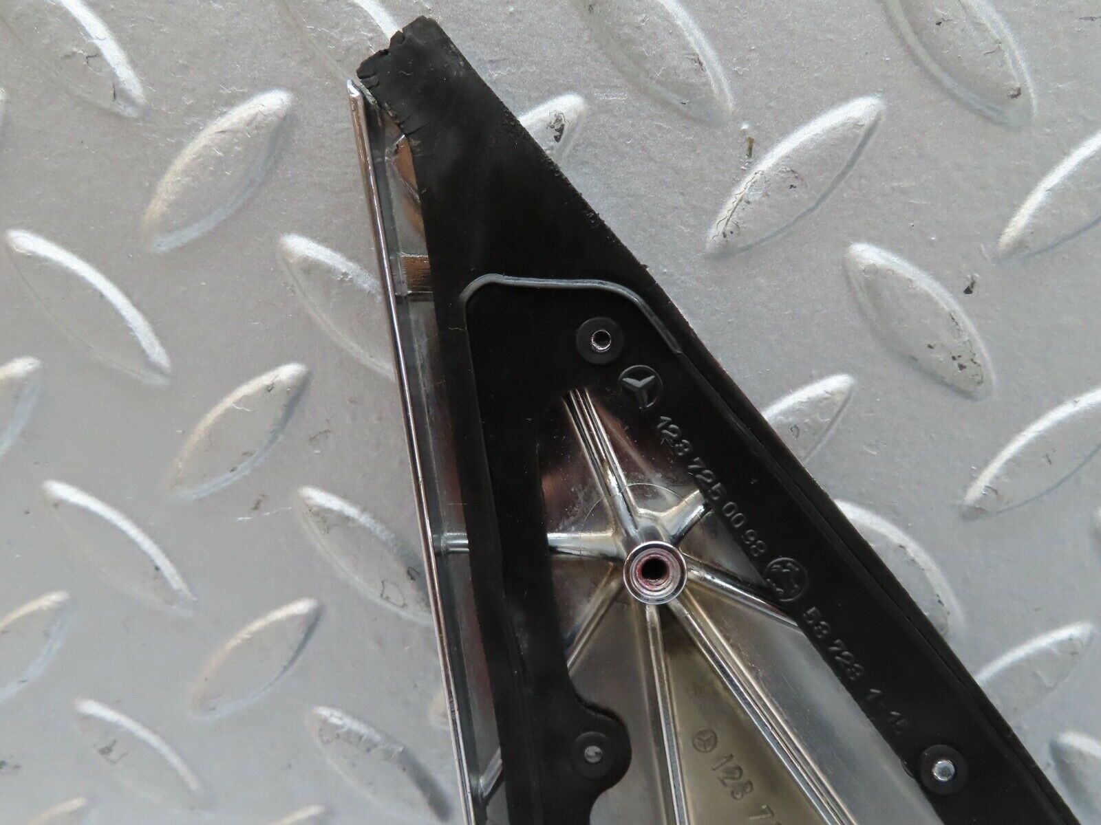 18106 Mercedes-Benz W123 200 Mirror Triangle Cover Right Side 1237250111