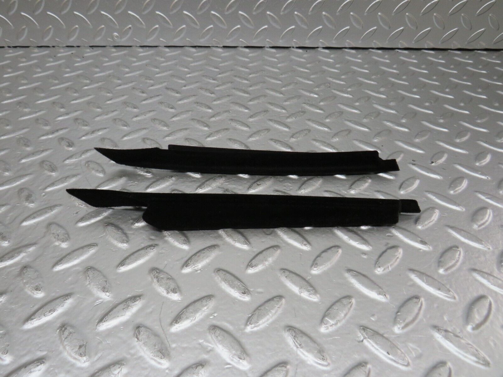 25043 Mercedes-Benz W140 S320 Front Door Window Trim Pair 1407250194 140725029