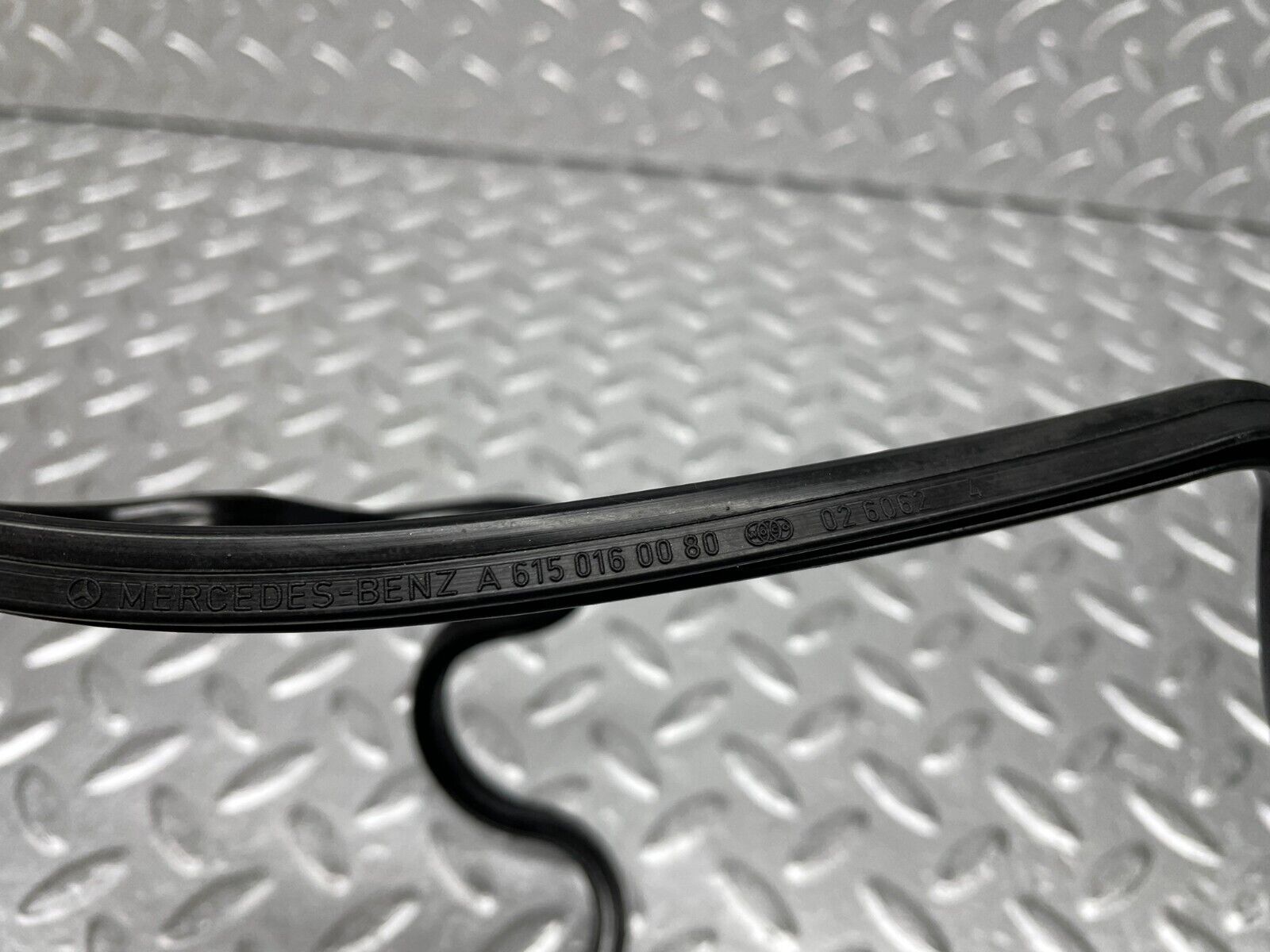 31337 Mercedes-Benz W123 200D Engine Rocker Cover Gasket 6150160080