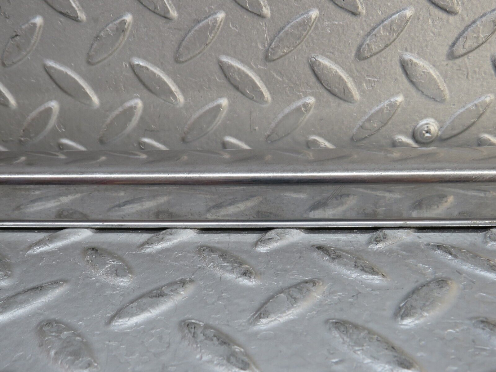 37390 Mercedes-Benz W109 300SEL Front Right Door Sill Chrome