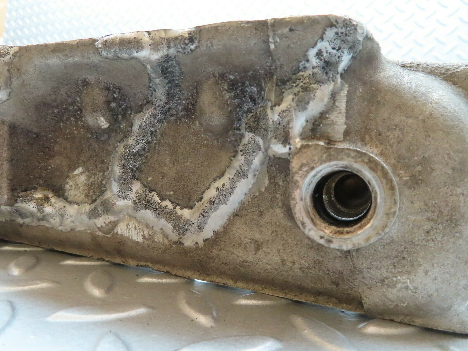 3676 Mercedes-Benz W108 280SE Cylinder Head 1300160001