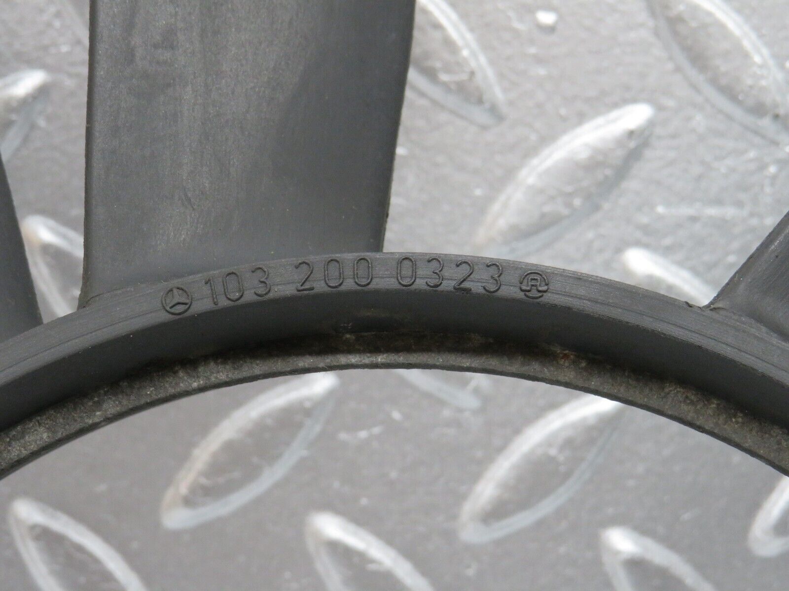 32666 Mercedes-Benz S124 300TE Wagon Engine Cooling Fan 1032000323