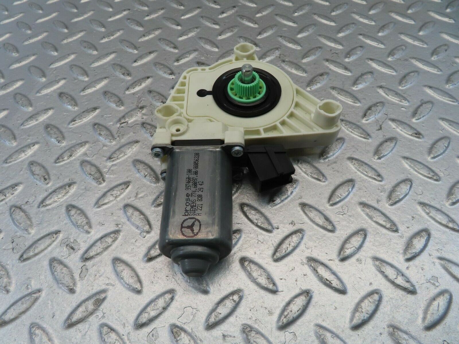 11192 Mercedes-Benz W221 S320 Rear Left Door Window Regulator Motor 997460100