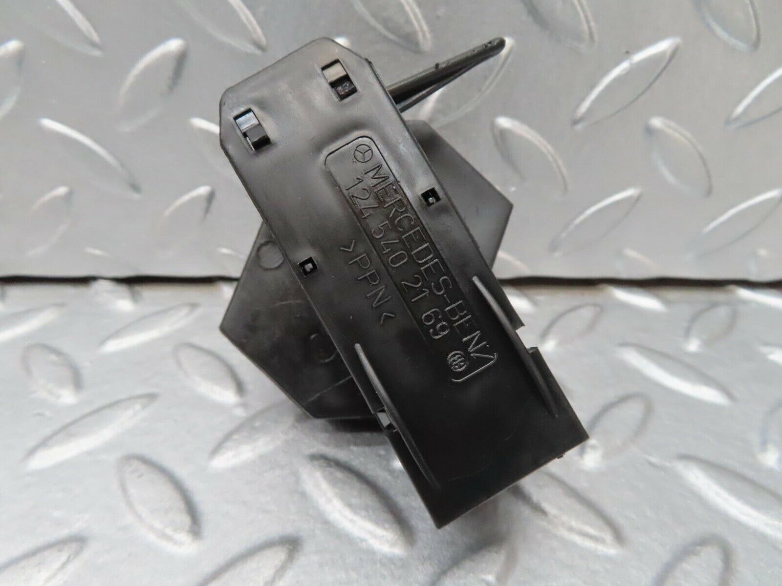 16381 Mercedes-Benz W124 260E Cable Wire Distributor Connector 1245402169