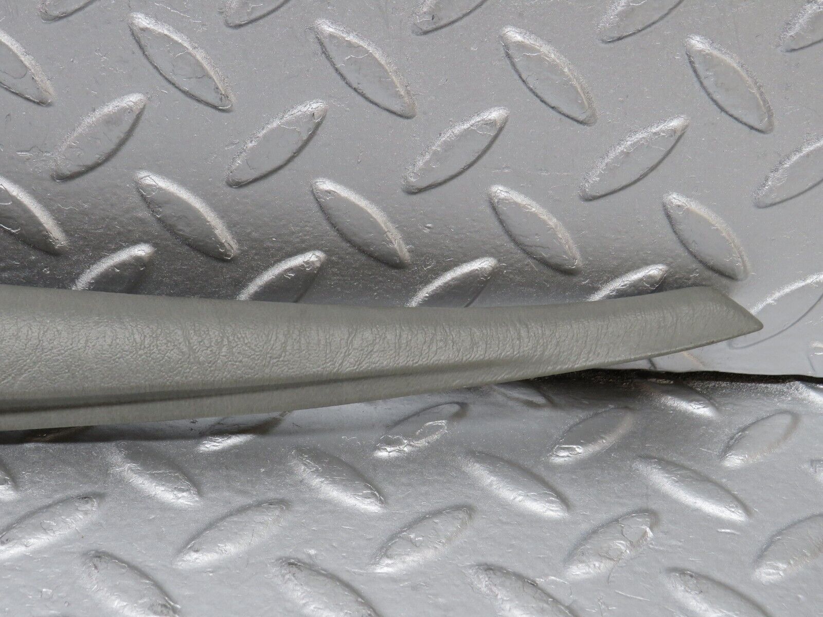 35973 Mercedes-Benz W126 420SE Rear Right Door Panel Cover Grey