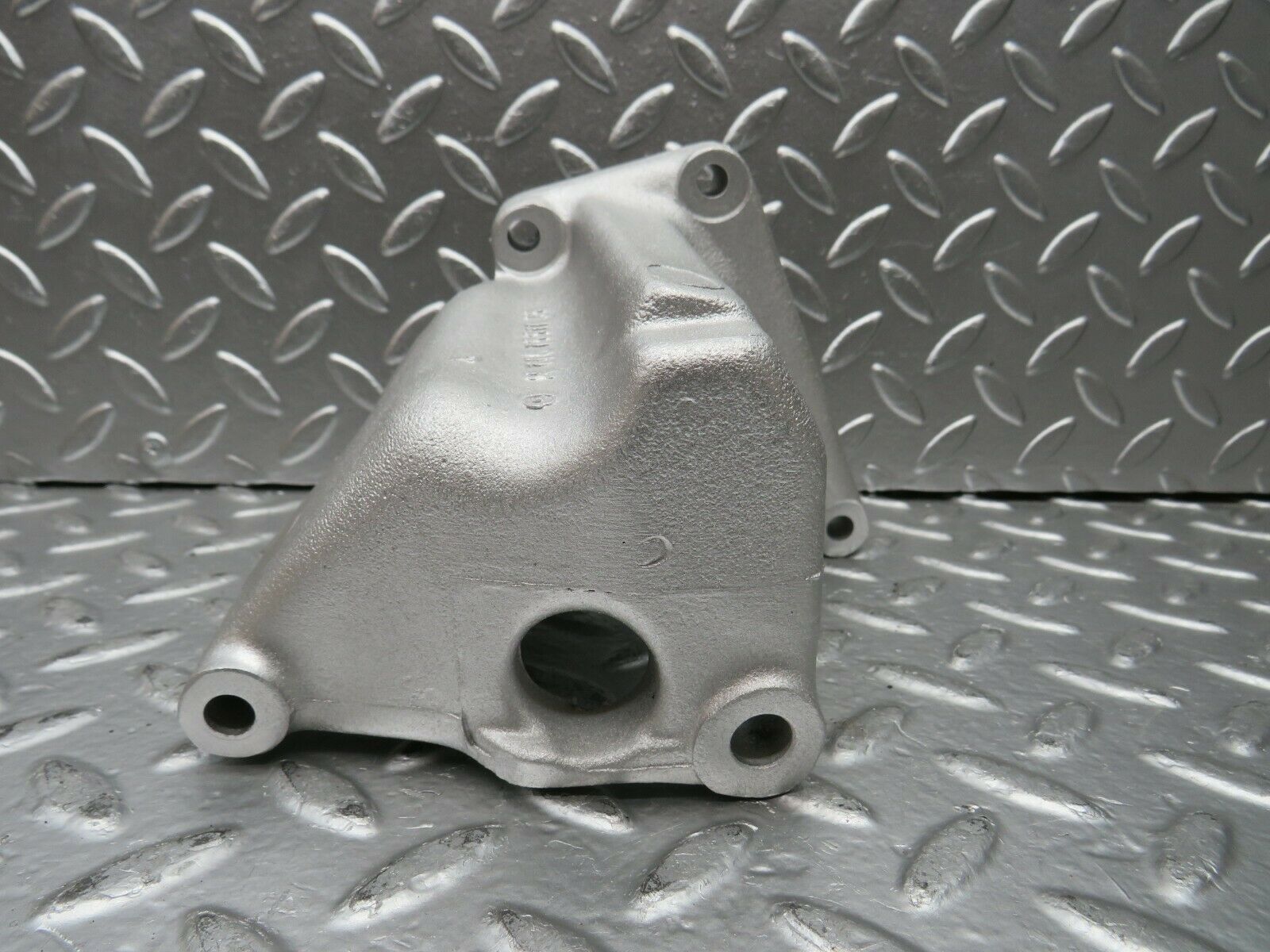 22829 Mercedes-Benz C107 450SLC Coupe Alternator Generator Bracket 1161551135