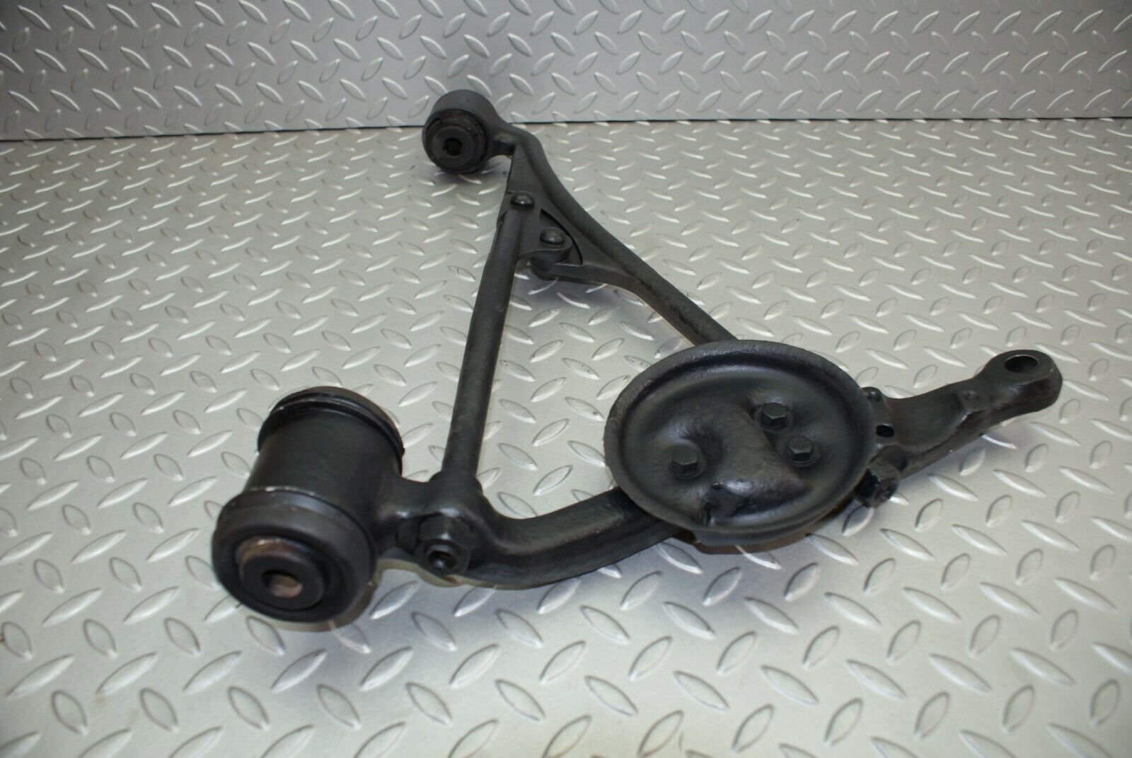 2699 Mercedes-Benz W116 350SE Front Left Lower Control Arm 1163333605