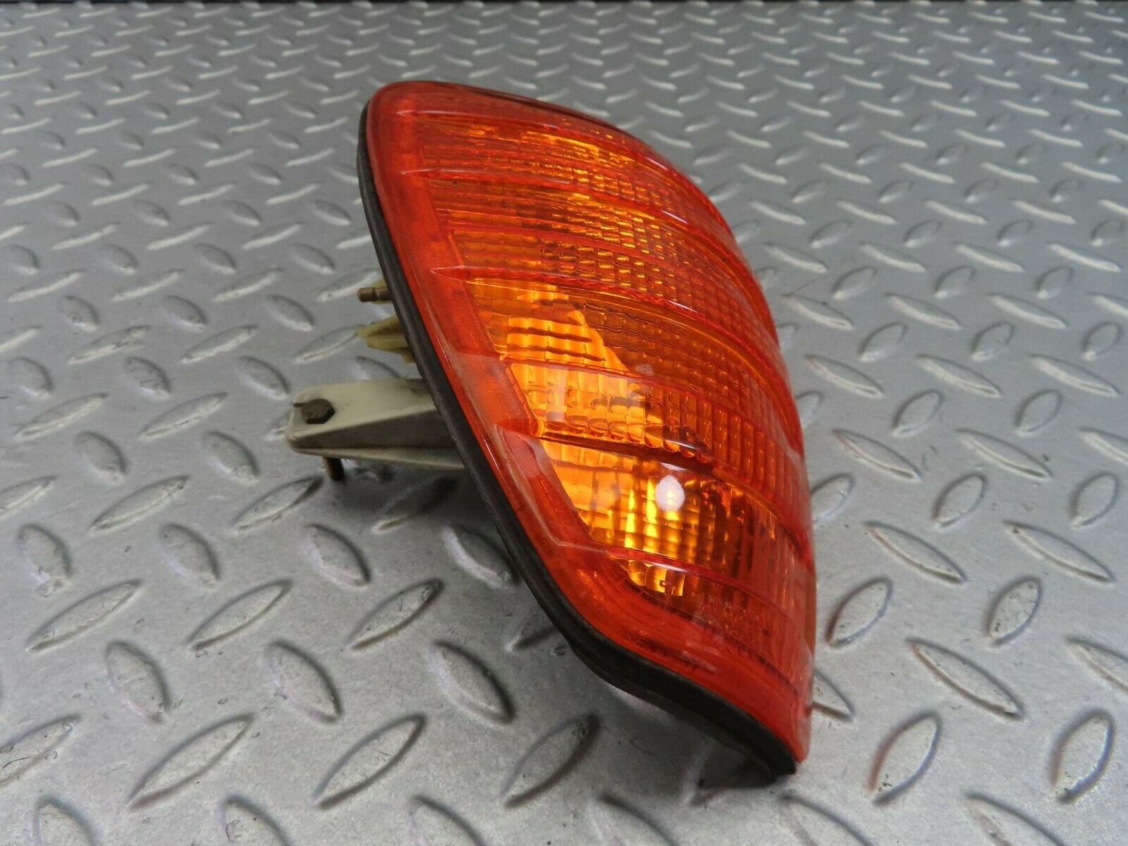 8064 Mercedes-Benz W123 Indicator Light Front Left Bosch