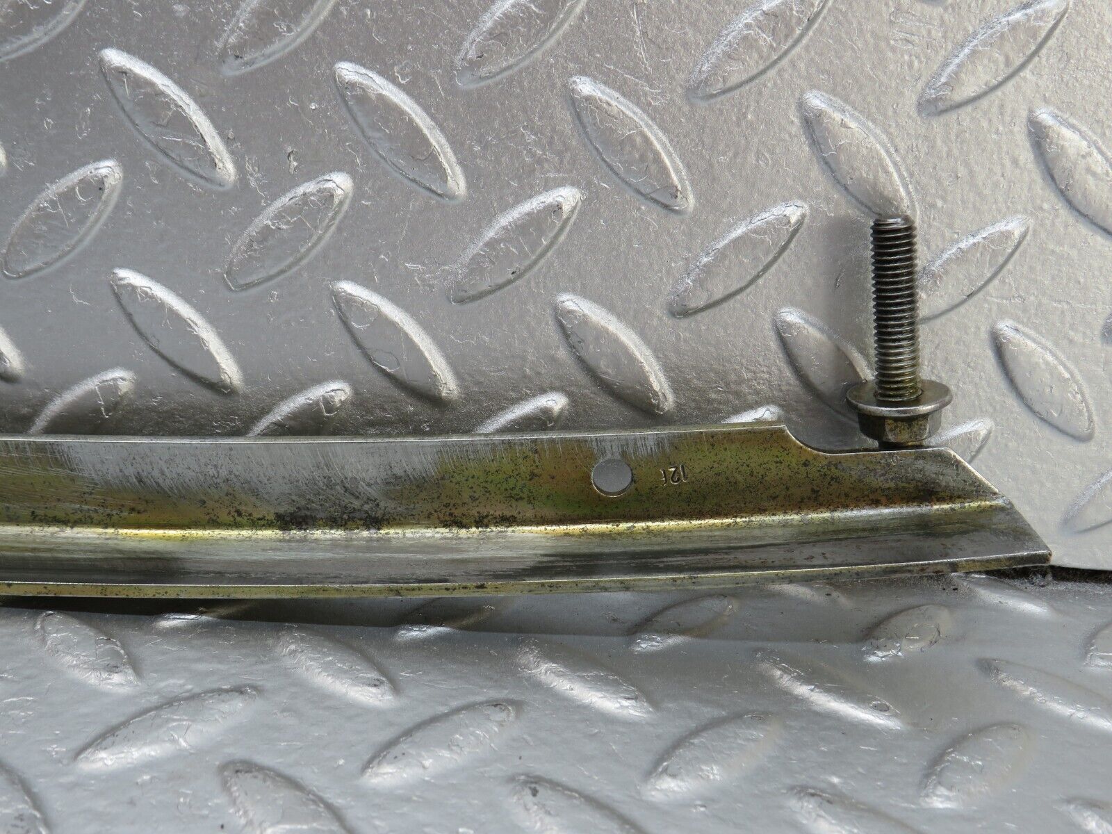 34302 Mercedes-Benz C126 380SEC Coupe Front Right Door Window Channel