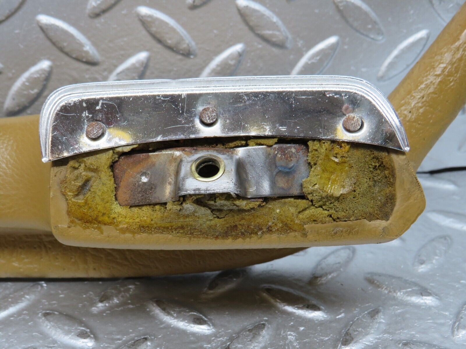 0652 Mercedes-Benz C107 350SLC Coupe Interior Door Handle Right