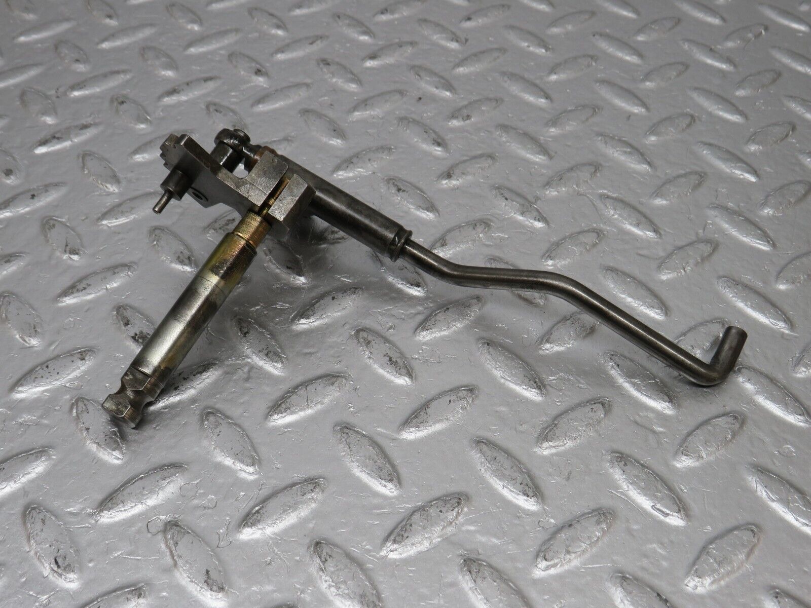 34570 Mercedes-Benz C126 380SEC Coupe Automatic Gearbox Linkage 722.310