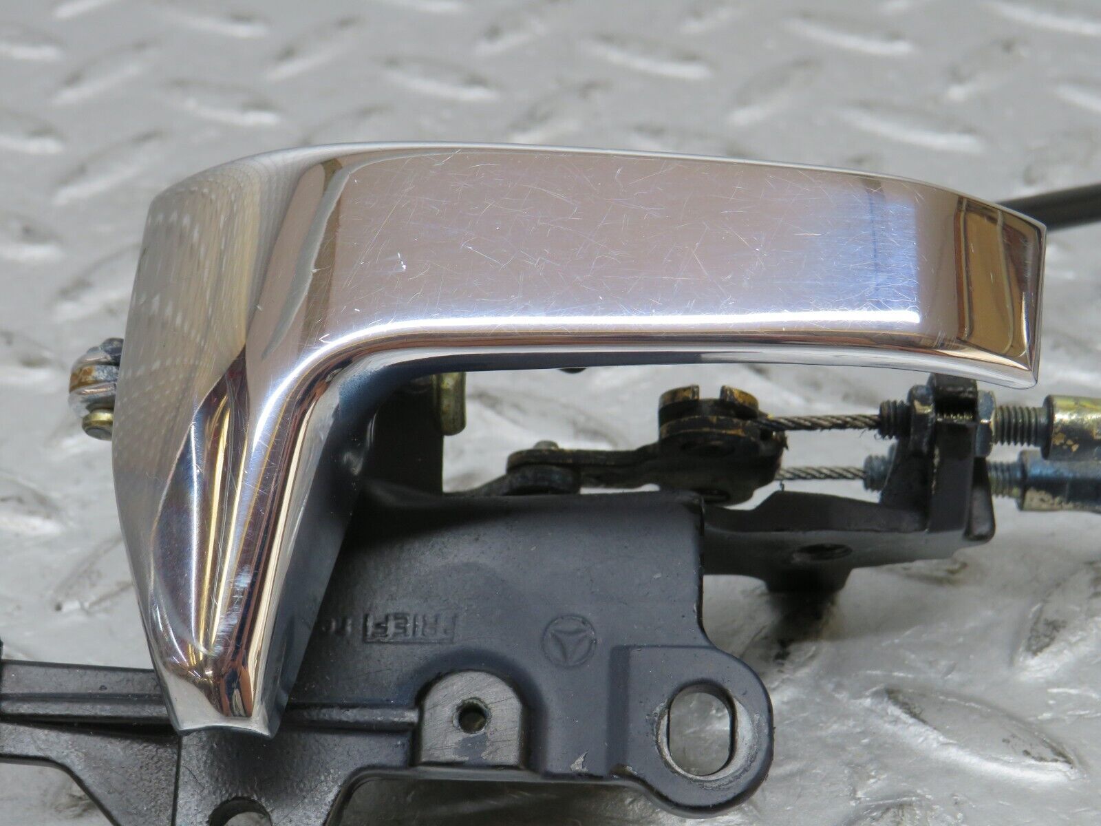 36825 Mercedes-Benz R129 300SL-24 Front Right Seat Release Handle Cable