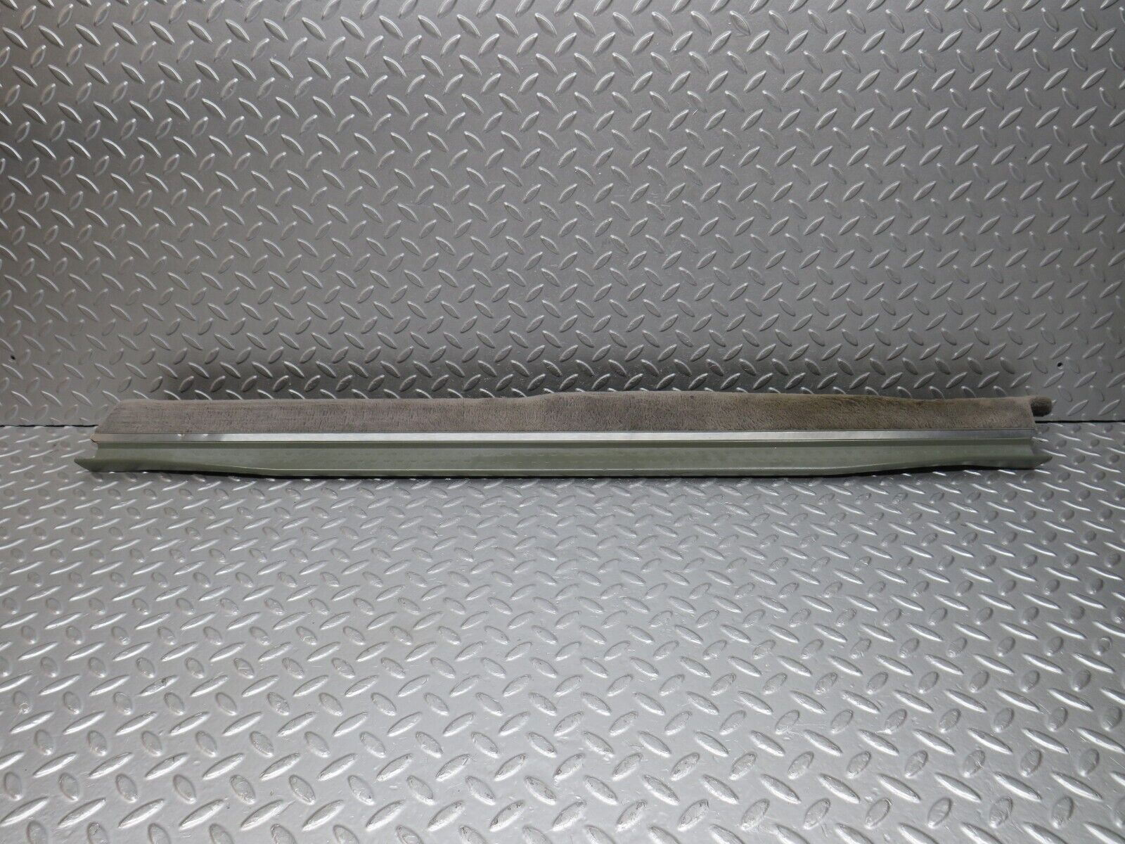 39365 Mercedes-Benz R129 320SL Coupe Right Door Sill Cover Grey 1296800235