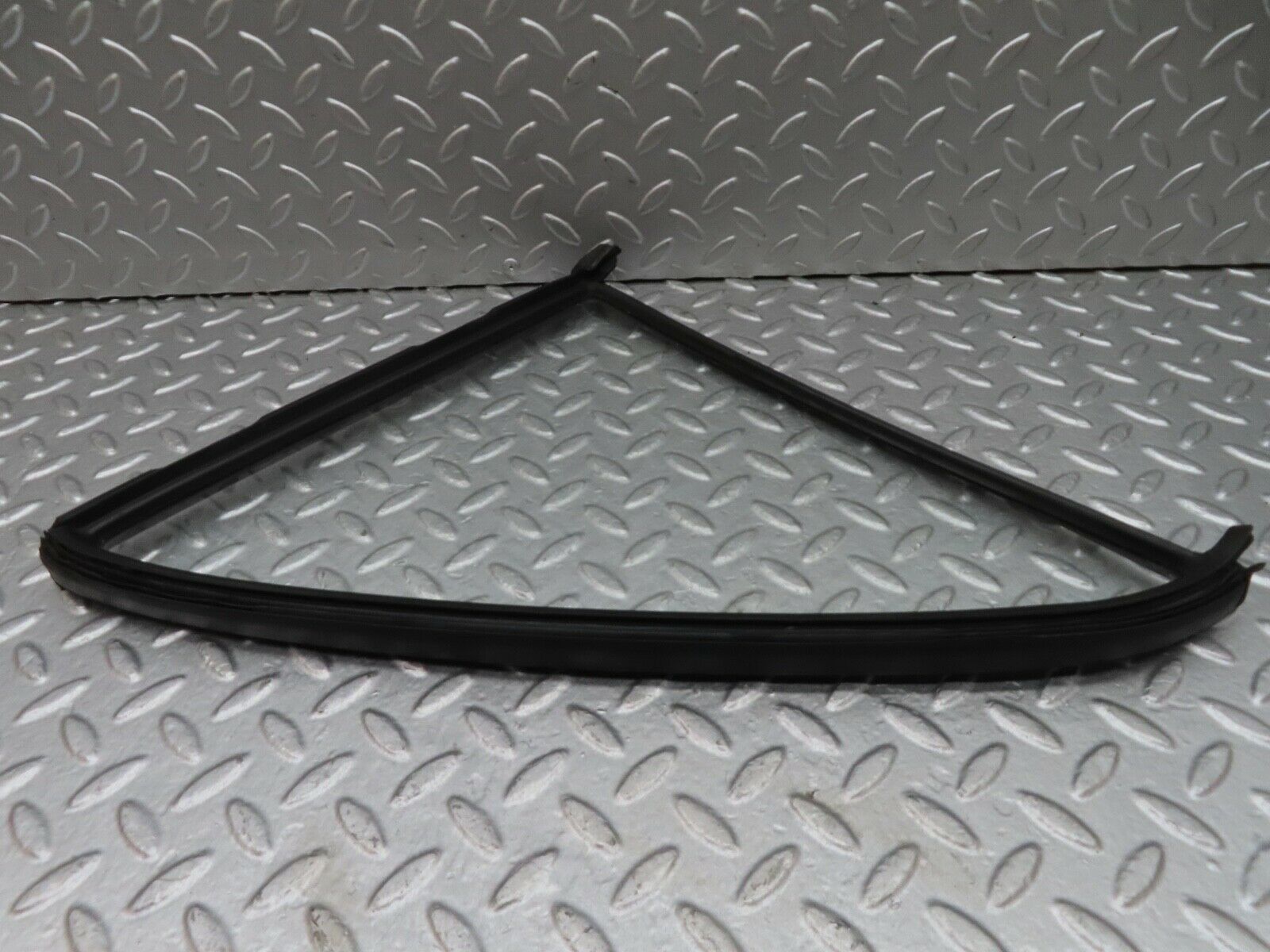 18075 Mercedes-Benz W123 200 Rear Right Quarter Window Glass 1237350224