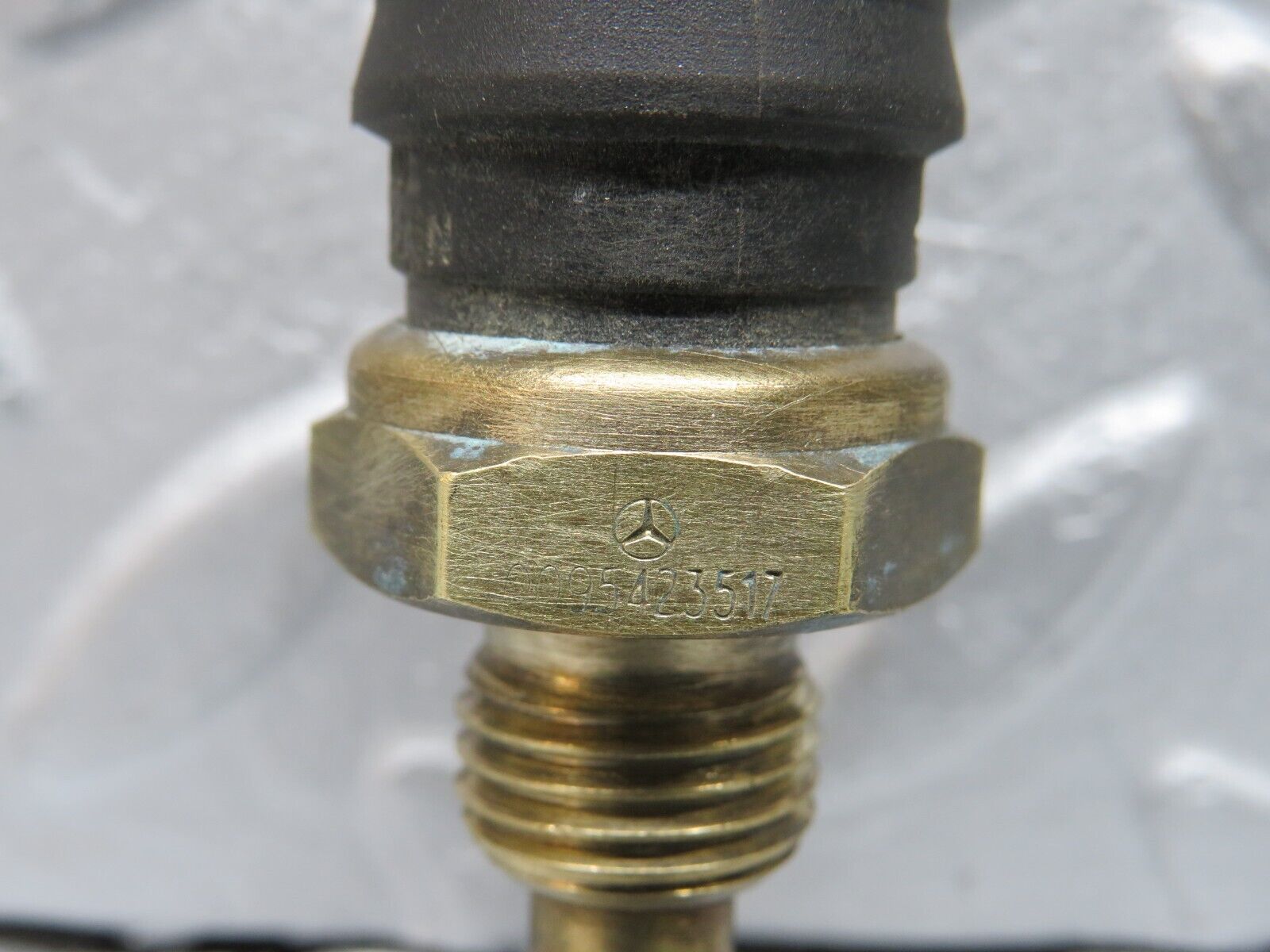 38663 Mercedes-Benz R129 280SL Coolant Temperature Sensor Beru 0095423517