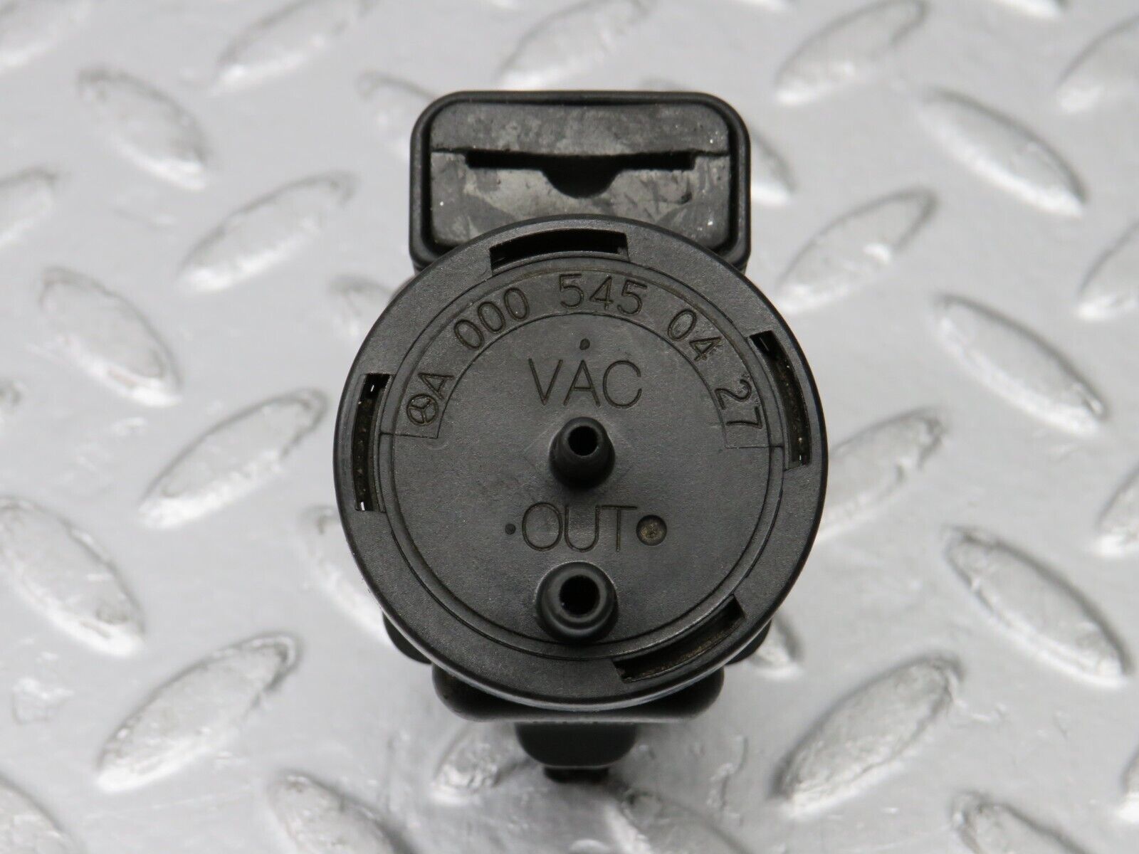 38793 Mercedes-Benz W201 190E 2.6L Vacuum Pressure Converter 0005450427