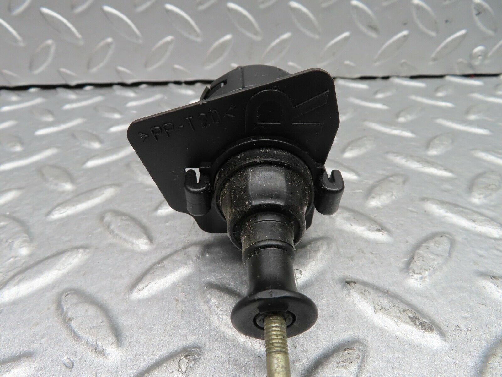 19468 Mercedes-Benz C140 CL420 Coupe Door Lock Vacuum Actuator 1407230411