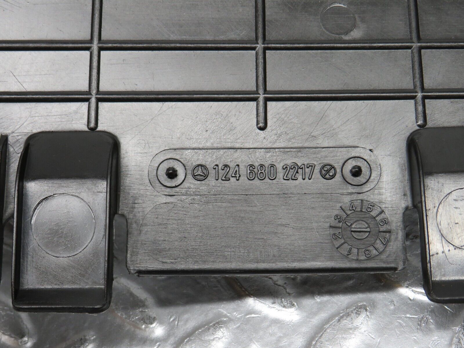 32505 Mercedes-Benz S124 300TE Wagon Front Right Under Dash Panel 1246802217