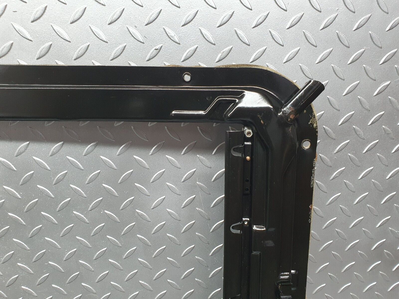 41142 Mercedes-Benz W126 300SE Power Sunroof Frame