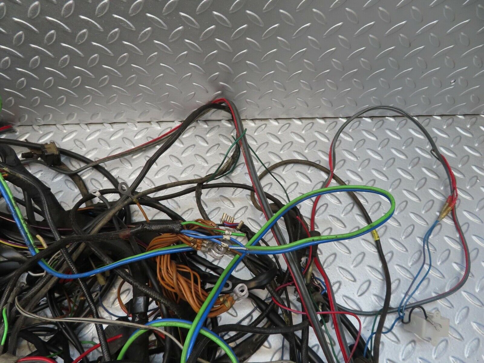 16142 Mercedes-Benz W123 280E Engine Chassis Body Wire Wiring Harness