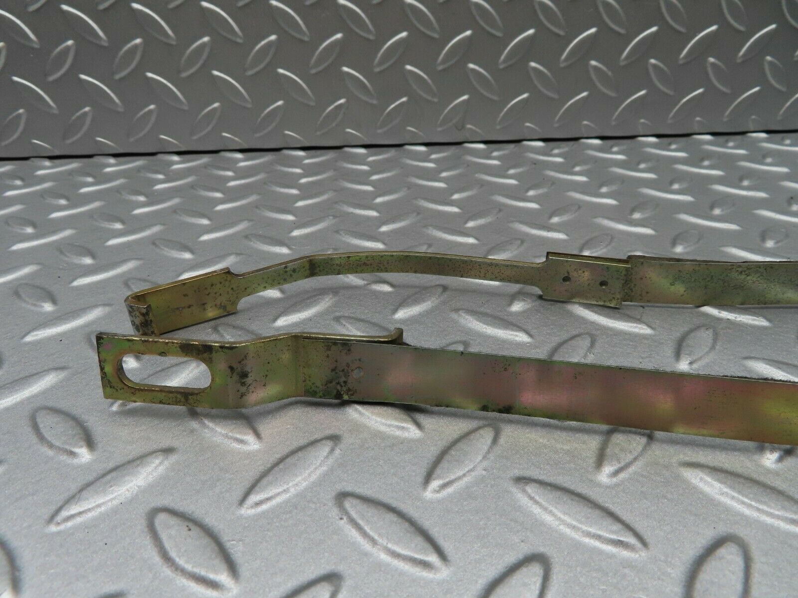 4549 Mercedes-Benz W123 230E Heater Box Holder Strap