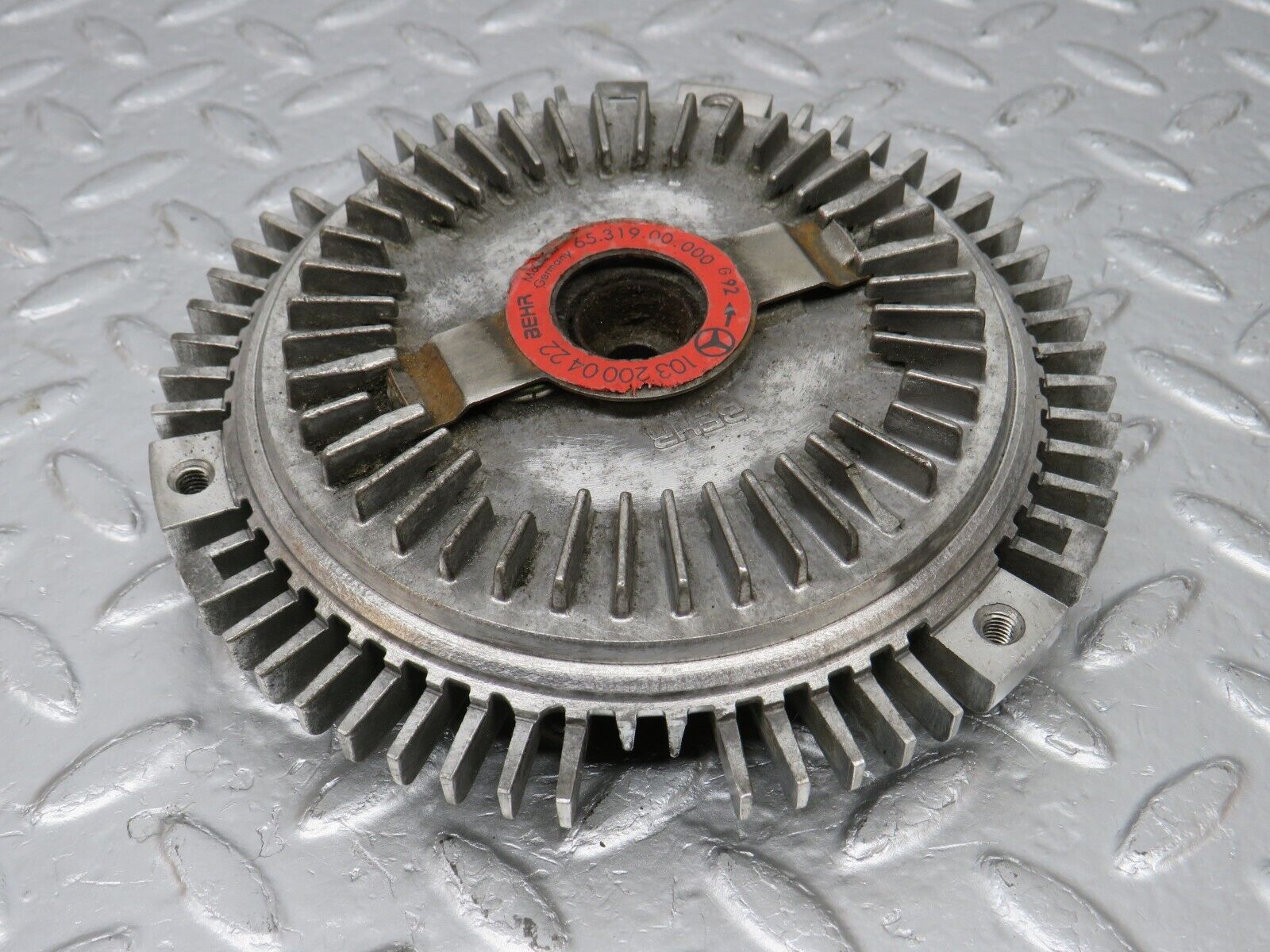 34101 Mercedes-Benz W124 260E Fan Clutch 1032000422