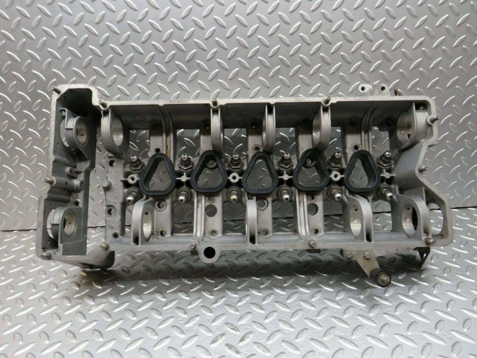 24128 Mercedes-Benz W123 280E Camshaft Bearing Casing 1100163304