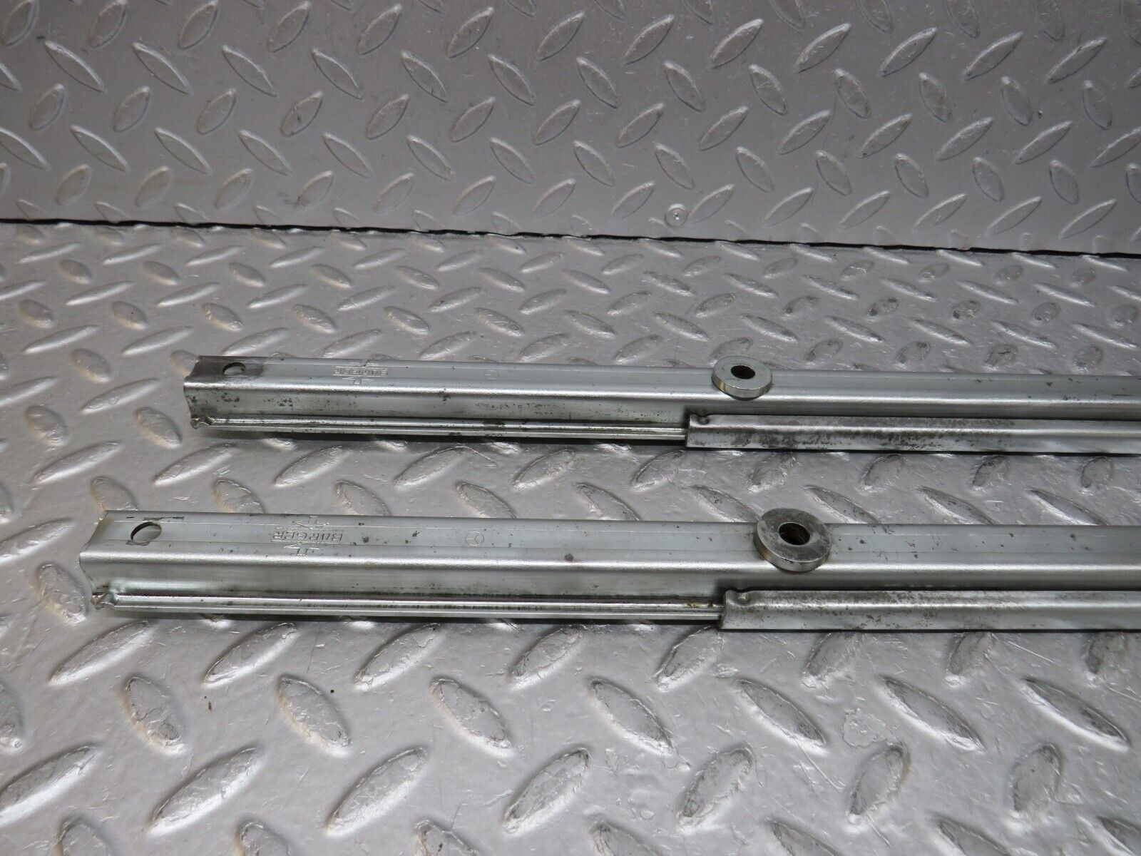 37085 Mercedes-Benz C126 420SEC Coupe Front Left Seat Rail Pair