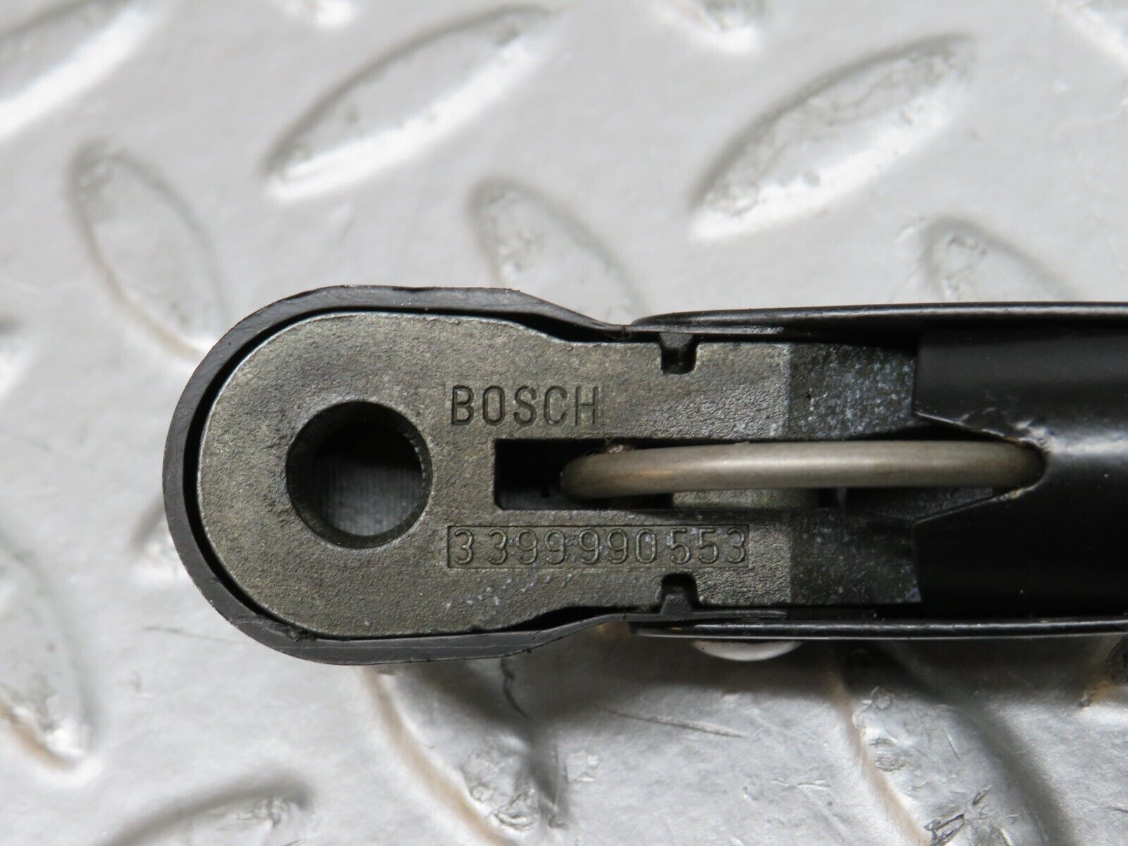 28108 Mercedes-Benz W123 280E Wiper Arm Bosch 3399990553