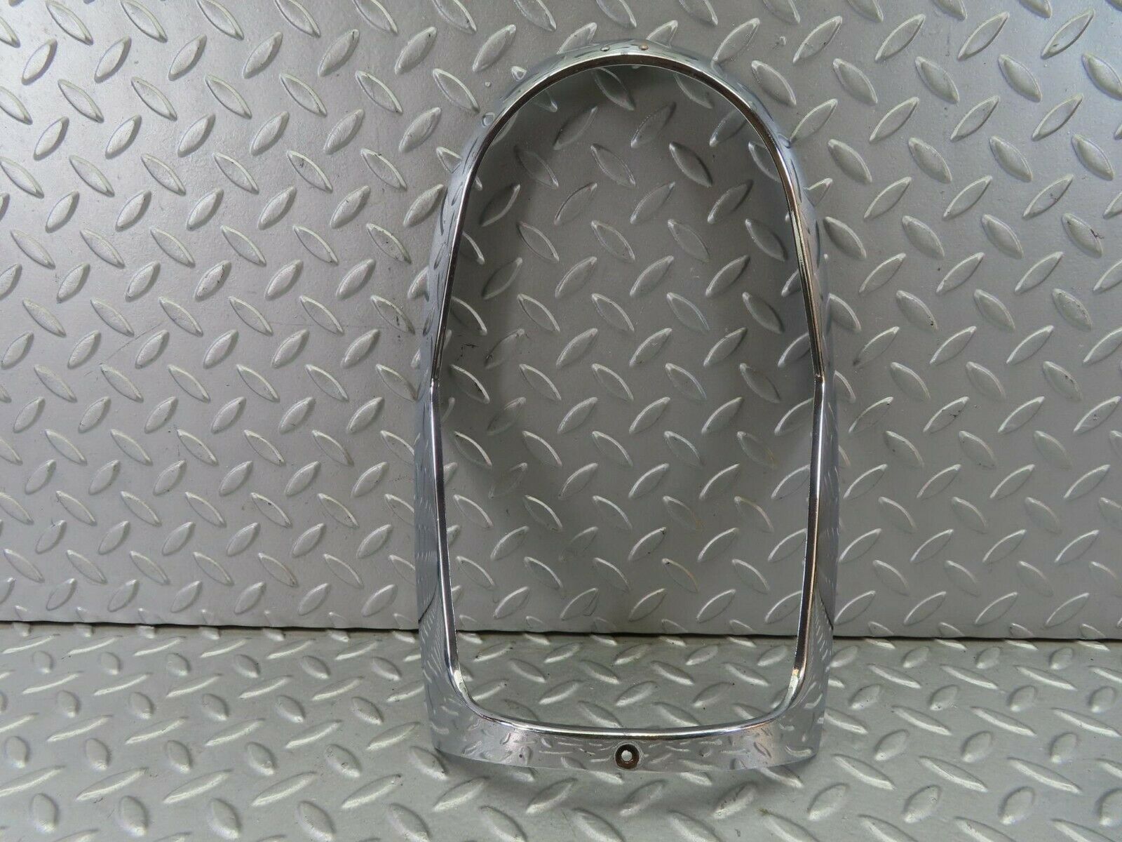 8117 Mercedes-Benz W108 Headlight Chrome Frame