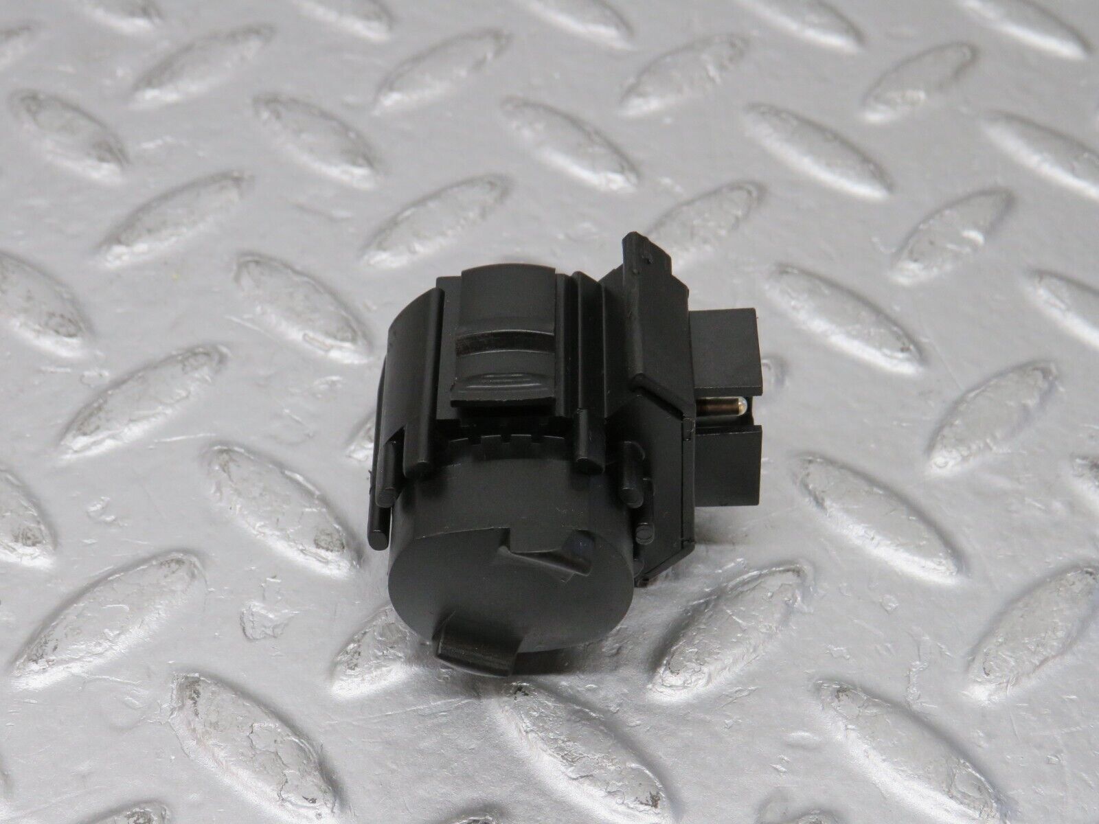 38836 Mercedes-Benz W201 190E 2.6L Kick Down Switch 0025452214