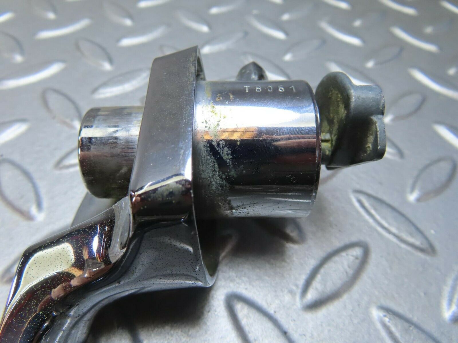 8736 Mercedes-Benz W108 Chrome Door Handle Front Left No Key 1087660701