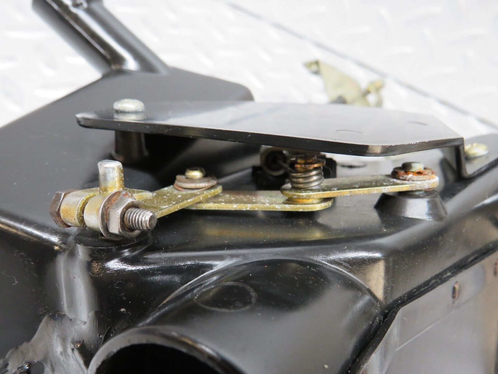 37411 Mercedes-Benz W109 300SEL Air Vent Control Left Side 1088301145