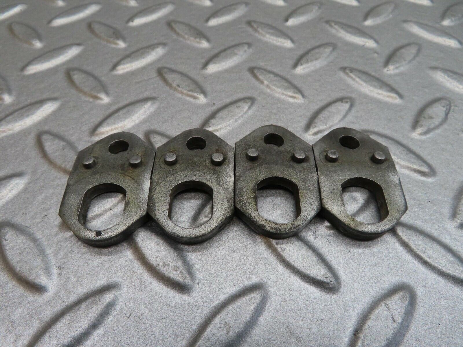 14403 Mercedes-Benz W116 350SE Fuel Injector Bracket Holder 4pcs