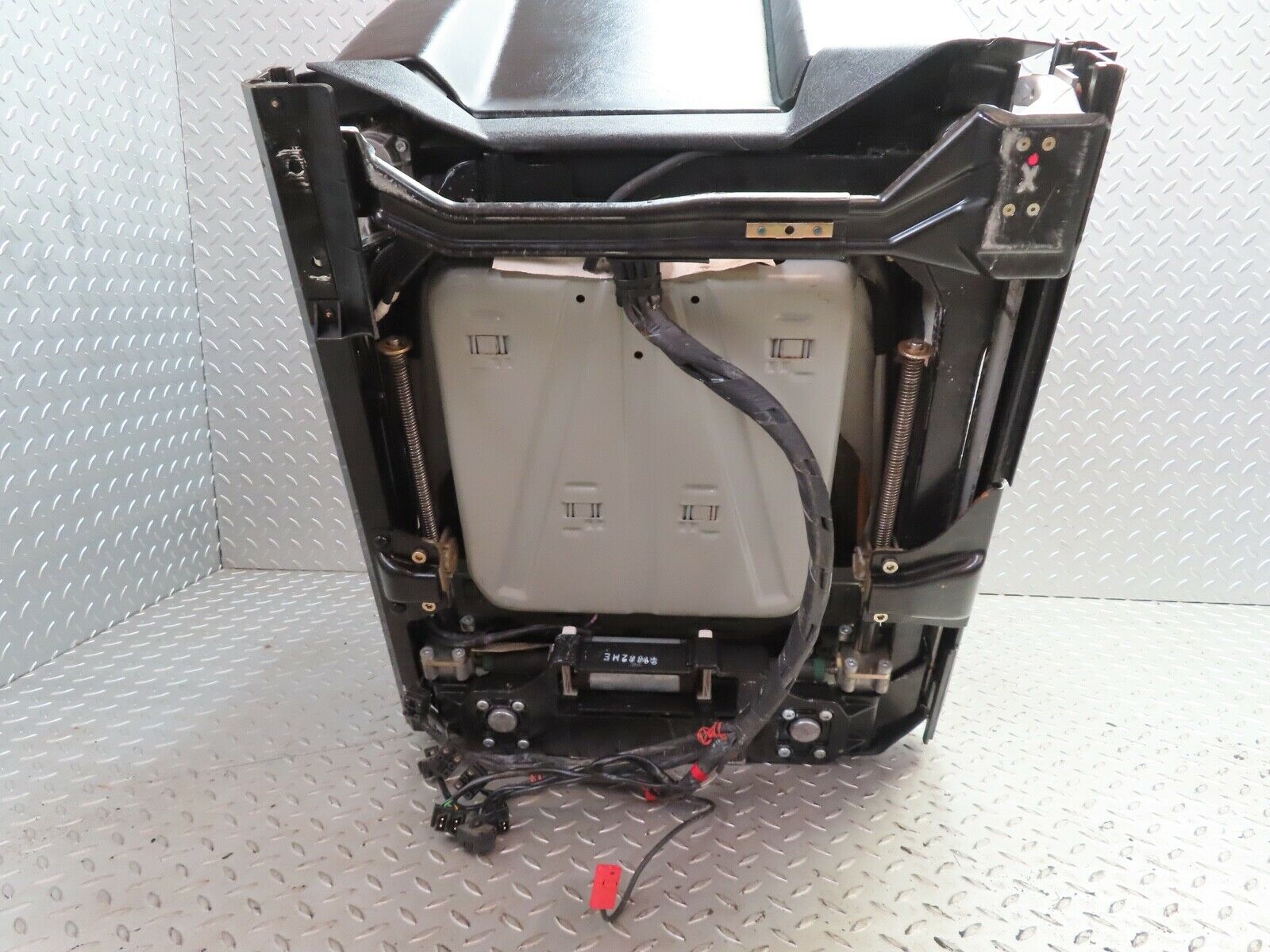 17184 Mercedes-Benz R129 300SL Coupe Electric Front Right Seat Black Leather