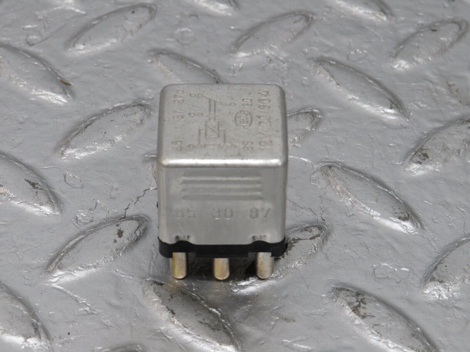 33597 Mercedes-Benz W201 190E 2.0L Multi Purpose Relay 0015420219