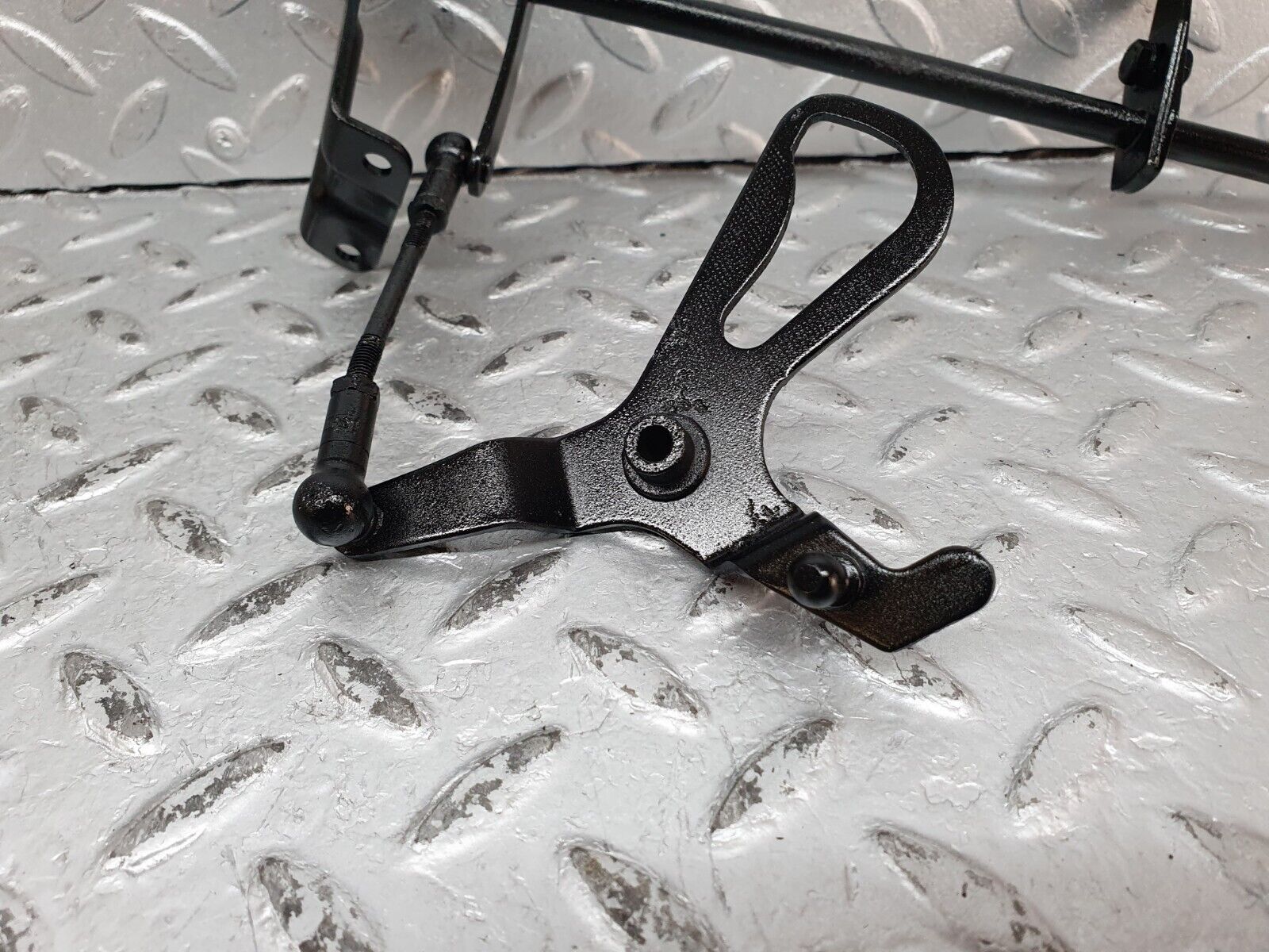 41234 Mercedes-Benz W126 300SE Throttle Linkage