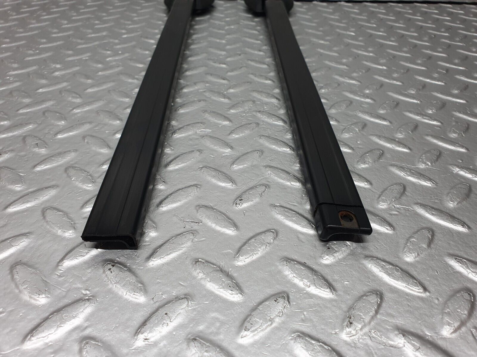 41415 Mercedes-Benz W124 200E Seat Belt Runner Pair